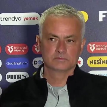 png电子官网穆里尼奥赛后朝记者发火：三番两次问相同问题，Why？想干嘛呢？