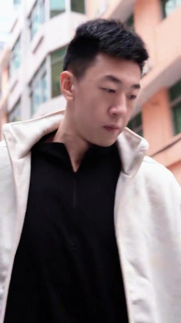 png电子广东男篮今日兵发上海 贝兹利帽子抢镜😂