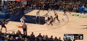 png电子官网解渴！卡鲁索侧翼获得空位 接球速射三分稳定军心