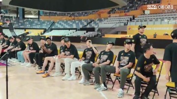 电子png游戏没有忘记98号队员！广厦与独腿聋哑小伙何明亮一起共享总冠军荣誉