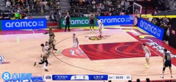 png电子官网妖气十足！胡明轩灵动欧洲步过掉防守轻松上篮得分