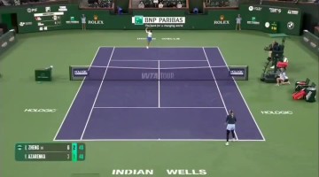 电子png游戏裁判都摇头！郑钦文发球时遭遇观众大喊干扰，回身一直看观众席