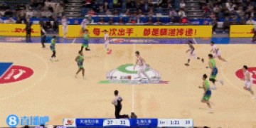 png电子平台吧友怎么看？王哲林反击上篮被吹走步违例 进球无效