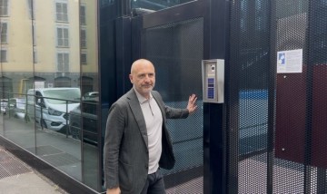 png电子官网罗马诺：国米总监准备今晚与小法会谈，科莫坚持不授权谈判不放人