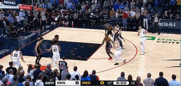 png电子率先发力！约基奇内外开花连得5分 带队开局10-0领先雷霆