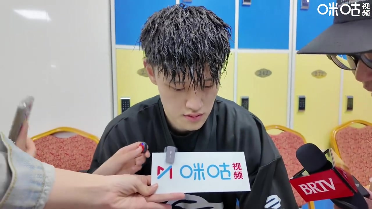 png电子平台曾凡博：第一次打半决赛很兴奋 尽量不跟着对方的节奏走