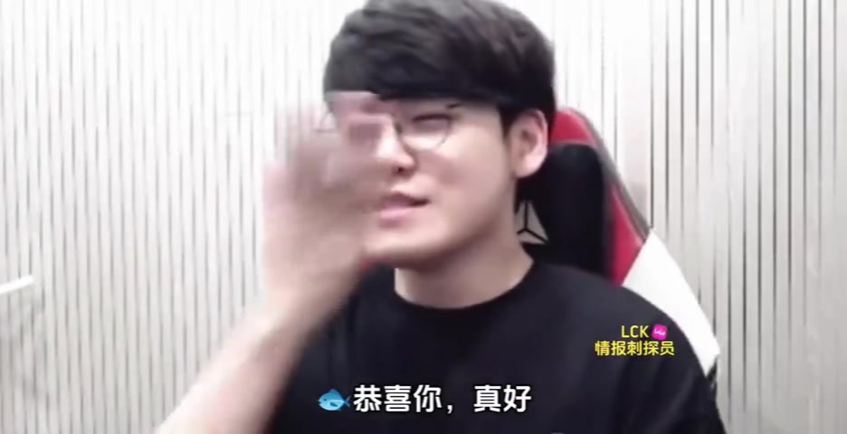 png电子官网Gumayusi的理想求婚方式：安静低语或者在欧洲游钟楼突然跪下求婚