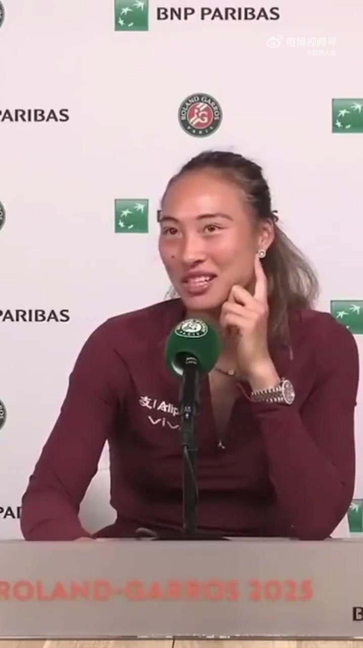 png电子这提问...😅郑钦文被问王楚钦&尴尬回答，错把覃海洋记成王楚钦